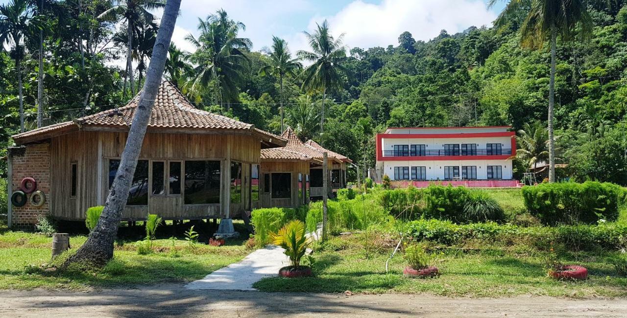 Revive Lampung Krui King Resort Kültér fotó